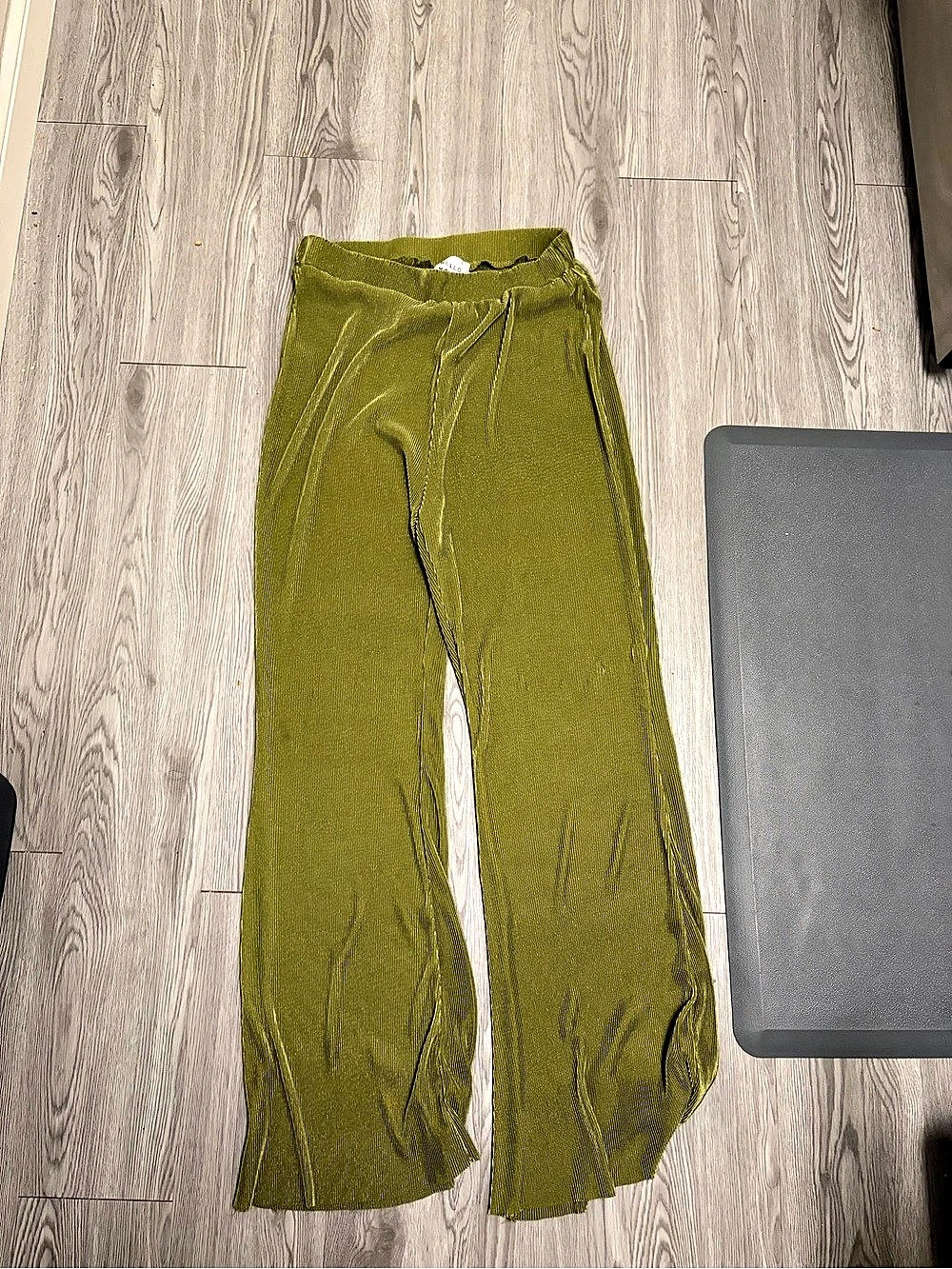 Hello Molly Cover Girl Pants Olive Wide Leg Green Size 8